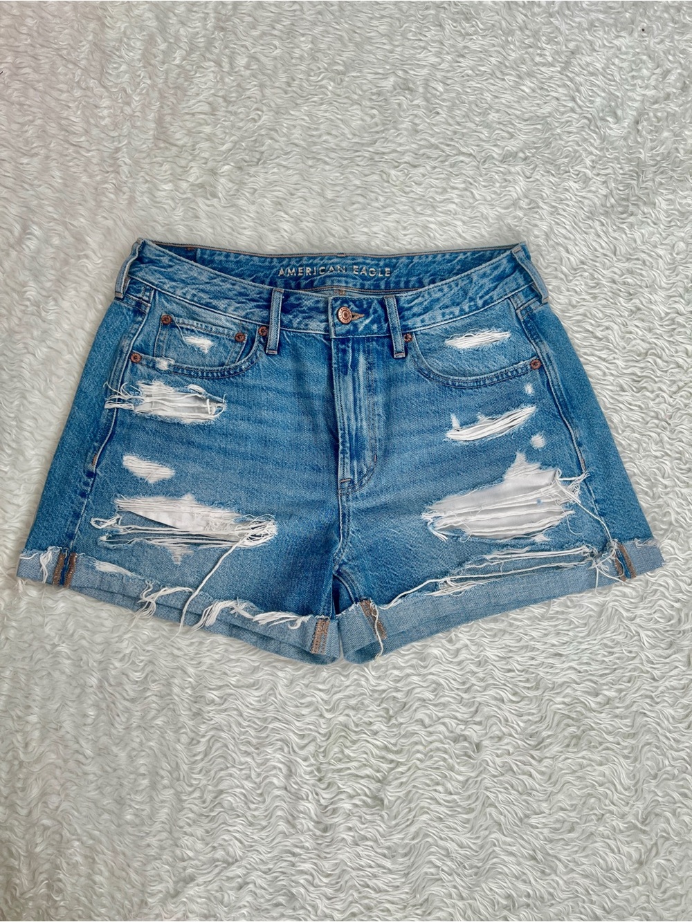 American Eagle Tomgirl Short Women's Size 6 Blue Distressed Light Wash High Rise